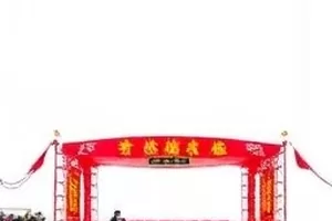 《三方各执一词》封面：三栏并列的采访记录与时间戳