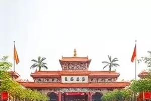 《镜头外的十分钟》封面：未播素材带的时间码与空白帧